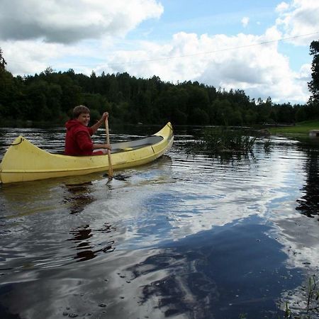 ホテル Soomaa Water Camp Jõesuu エクステリア 写真