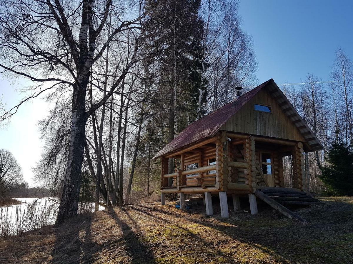 ホテル Soomaa Water Camp Jõesuu エクステリア 写真