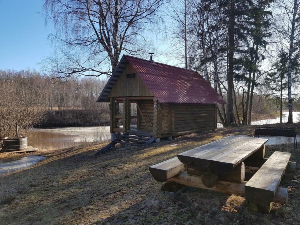 ホテル Soomaa Water Camp Jõesuu エクステリア 写真