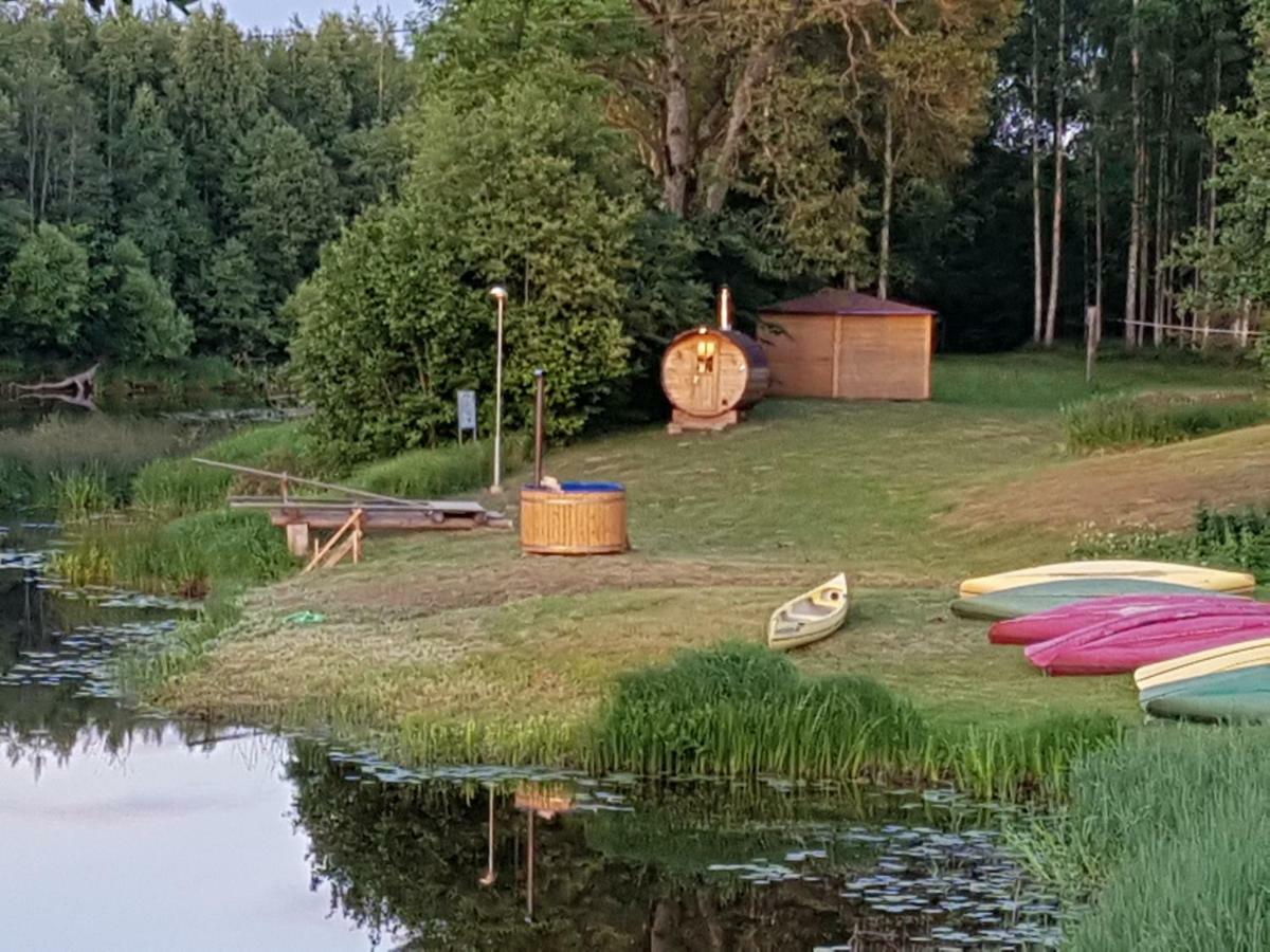 ホテル Soomaa Water Camp Jõesuu エクステリア 写真