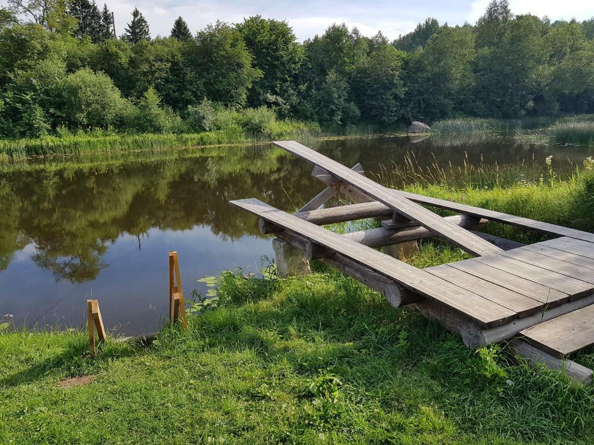 ホテル Soomaa Water Camp Jõesuu エクステリア 写真